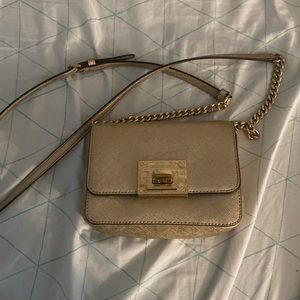 Micheal Kors crossbody purse